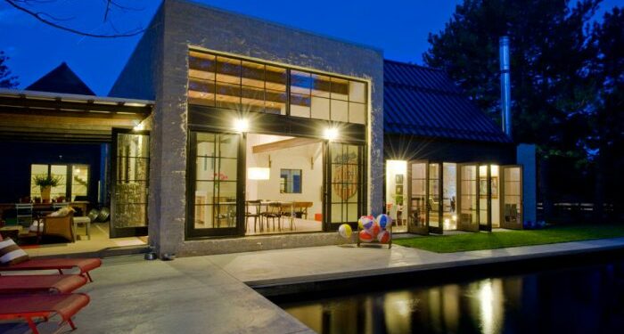 A Hybrid of Modern and Traditional Architecture - Design Milk